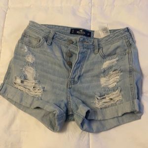 Distressed hollister high rise boyfriend short